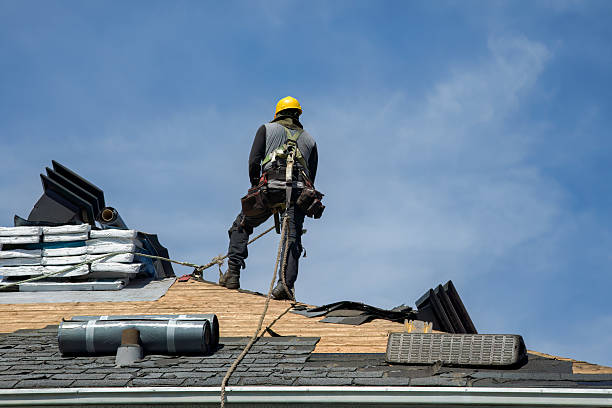 Professional Gutter Installation technician working in Baldwyn, MS
